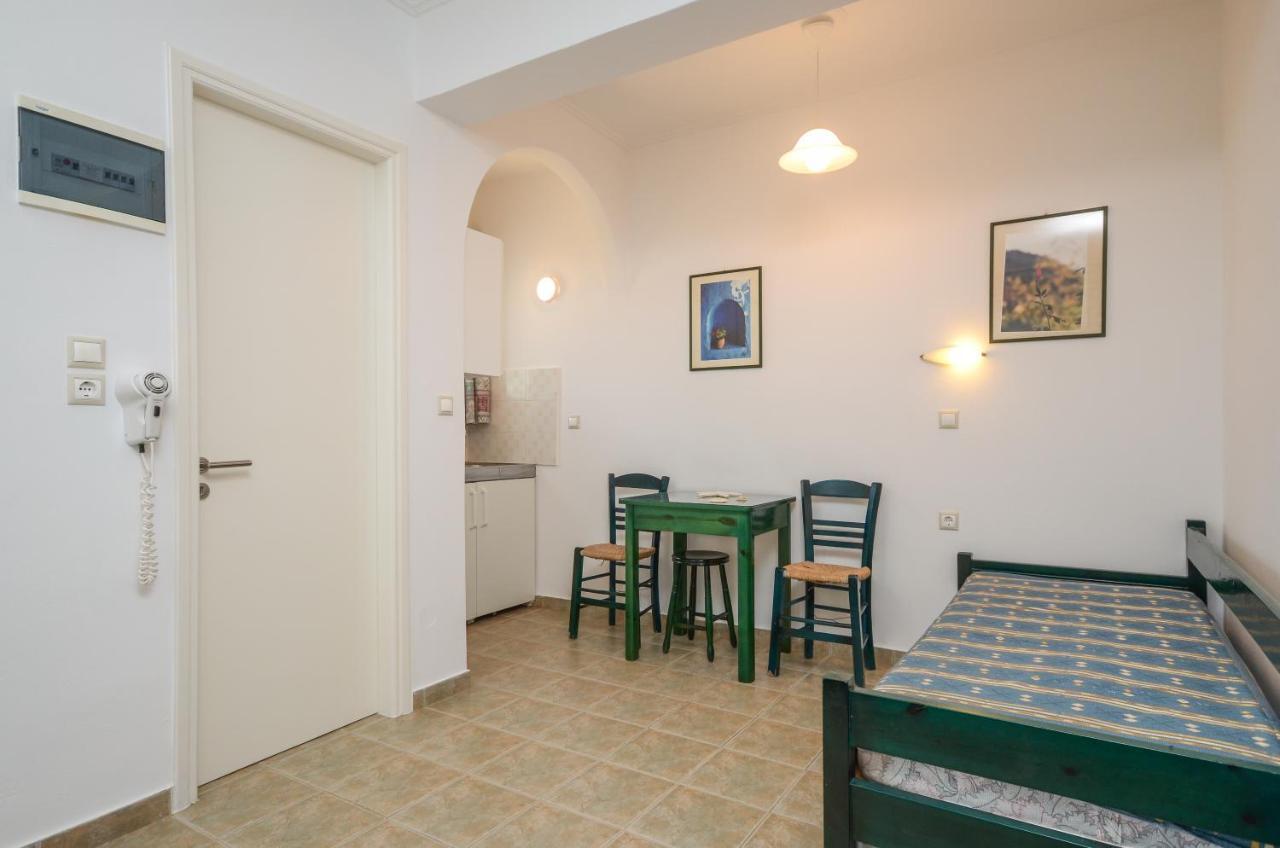 Polemis Studios & Apartments Agia Anna  Quarto foto